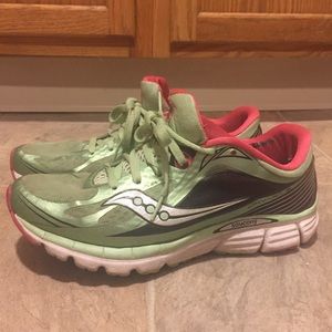 Saucony Kinvara 5 mint green size 9 running shoes